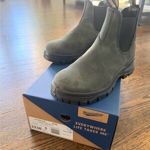 Blundstone Women's Dark Gray Chelsea Boots